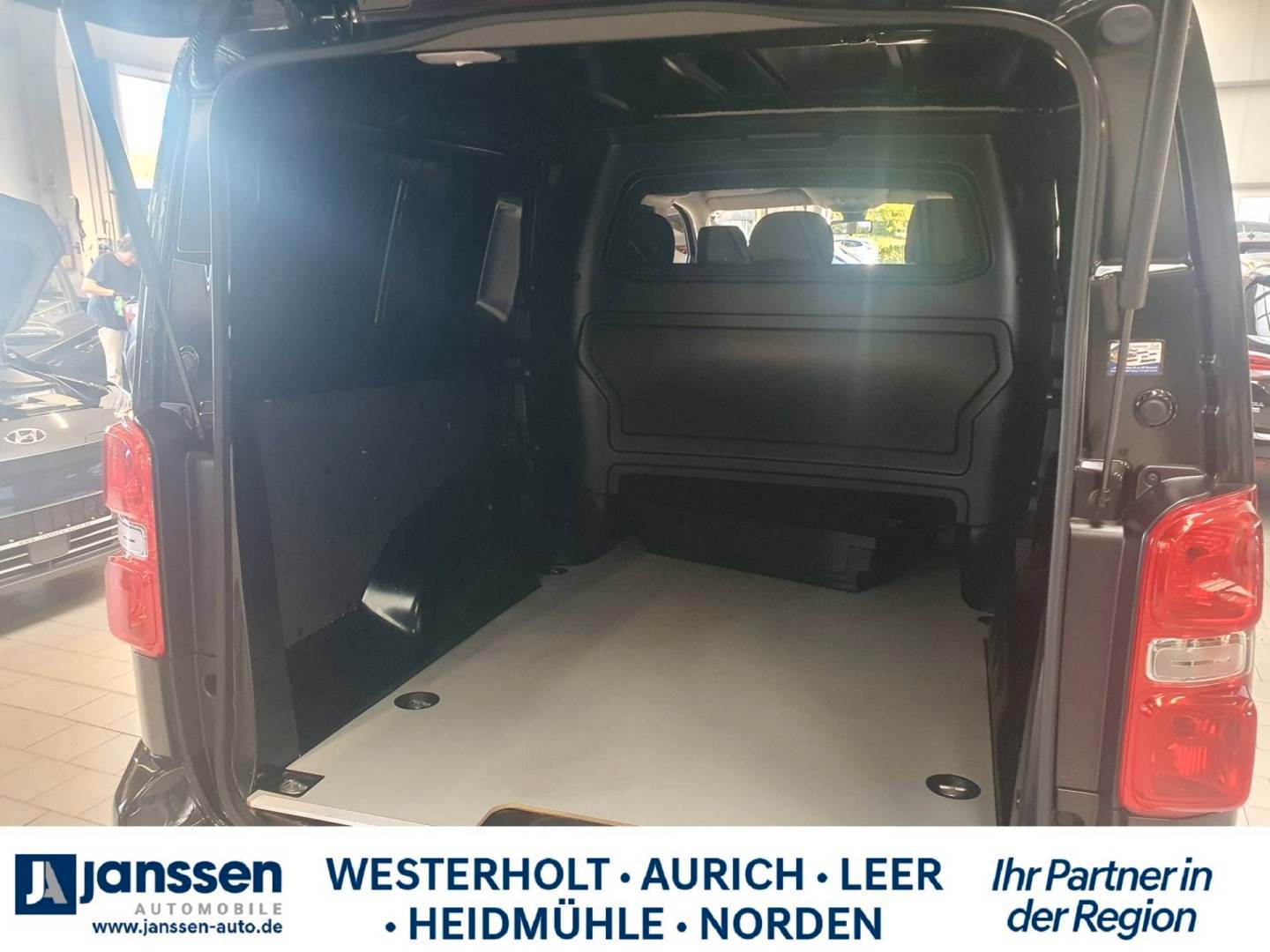 Fahrzeugabbildung Citroën JUMPY XL Blue Hdi 180 EAT8 Club