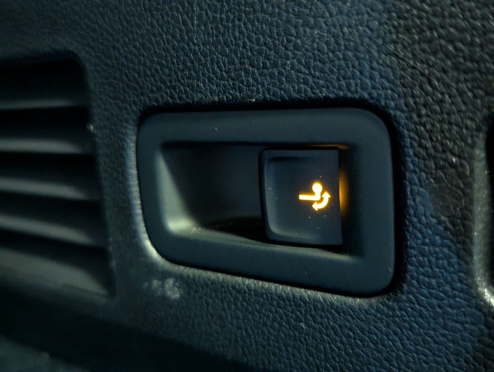 VW Arteon 2.0 TDI DSG SB Virtual LED Kamera AHK 18" - Image 17