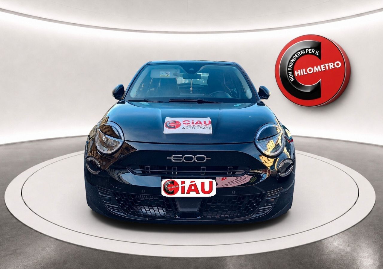 Fiat 600 Hybrid 110 CV DCT MHEV Business imagem 2