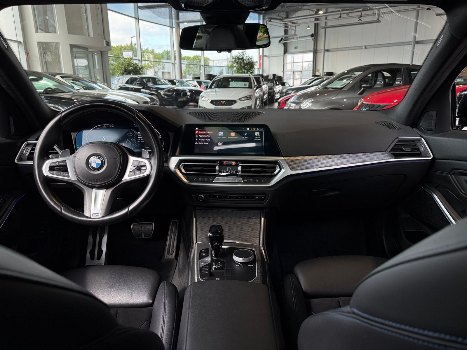 Fahrzeugabbildung BMW 320d xDrive M Sport PANO KAM LED