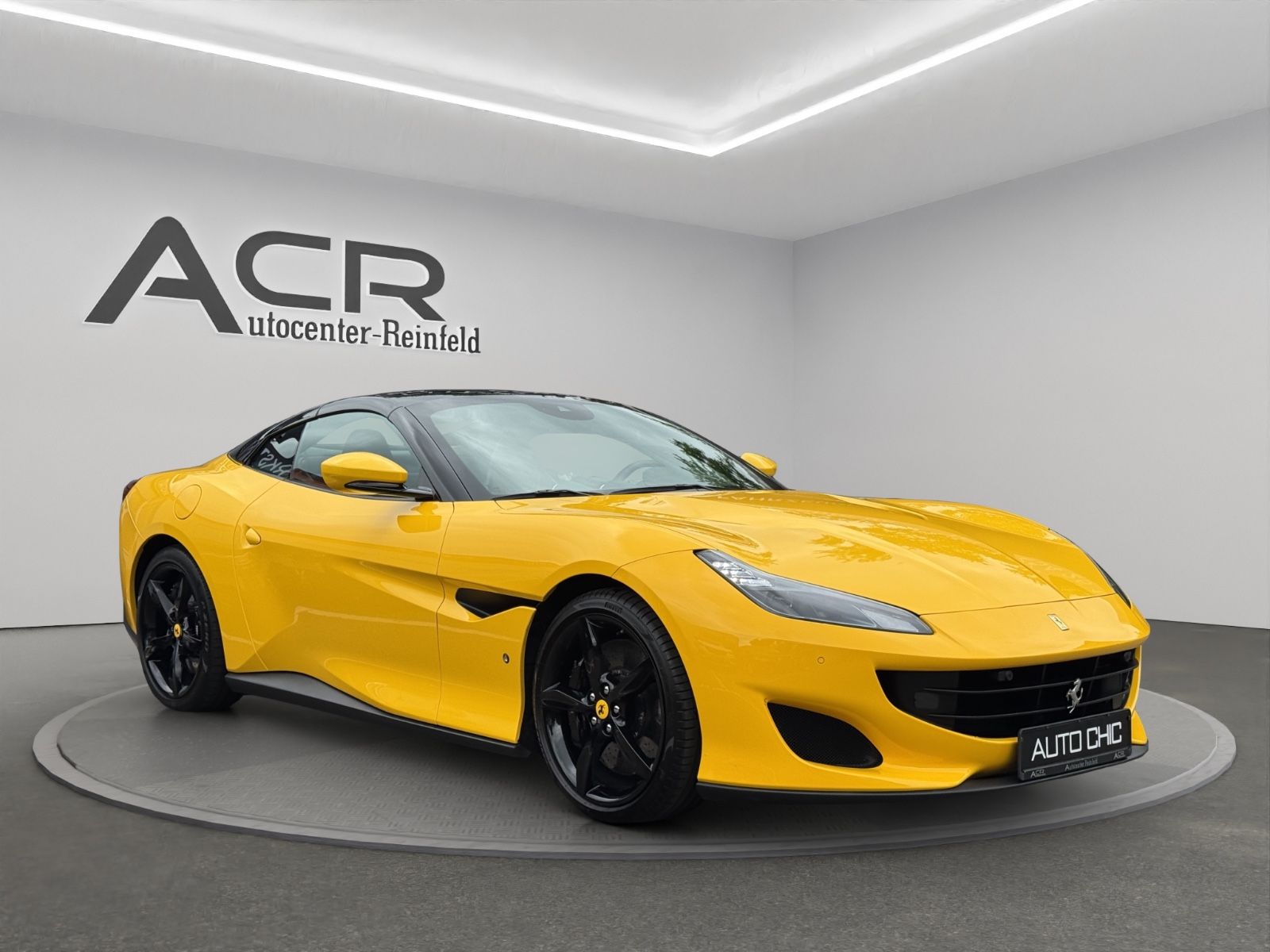 FERRARI Portofino