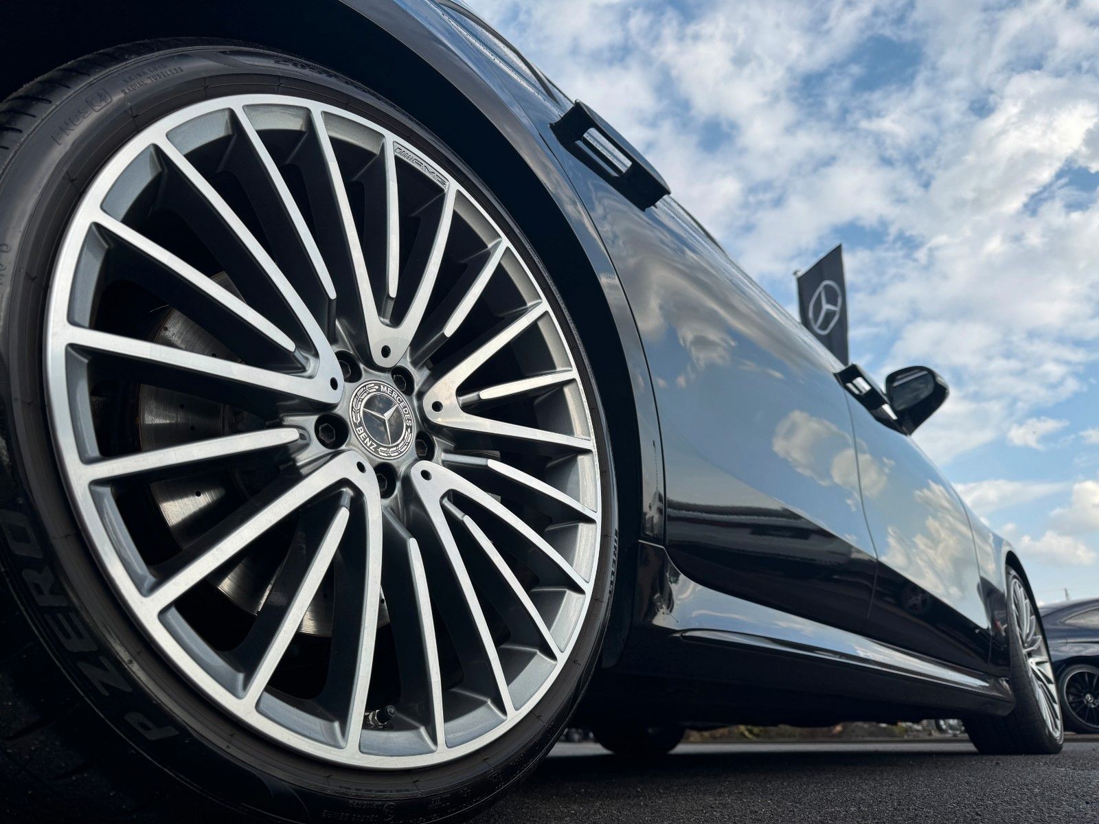 Fahrzeugabbildung Mercedes-Benz S 400d 4M AMG+Pano+Massage+HUD+360+AirM+