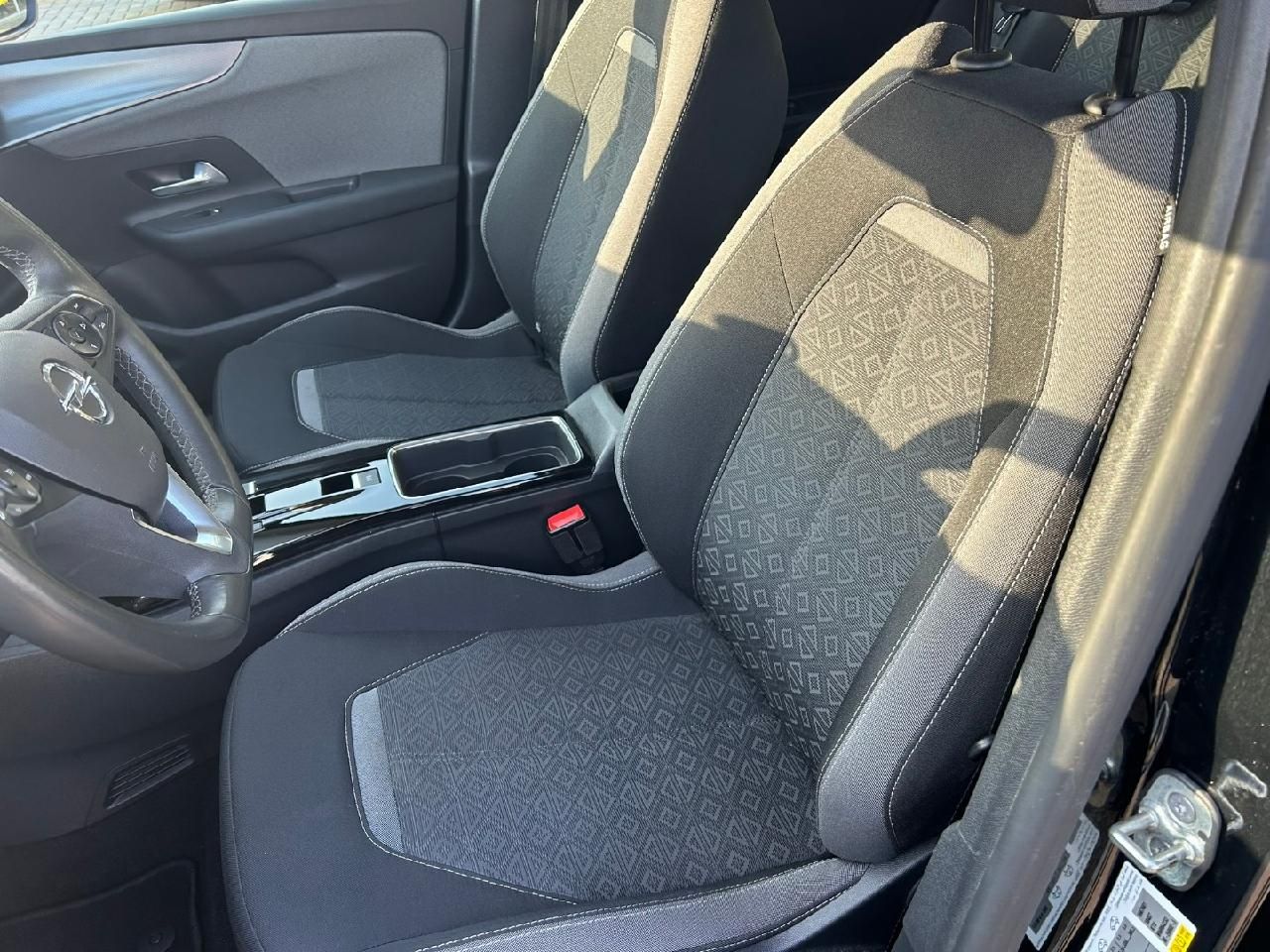 Fahrzeugabbildung Opel Mokka e Edition