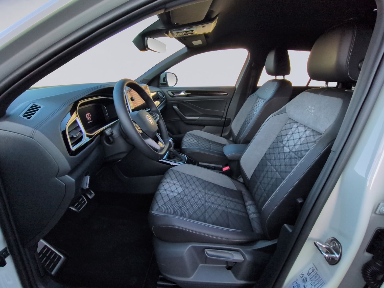 T-Roc 1.5 TSI DSG R Line ACC+KAMERA+APP