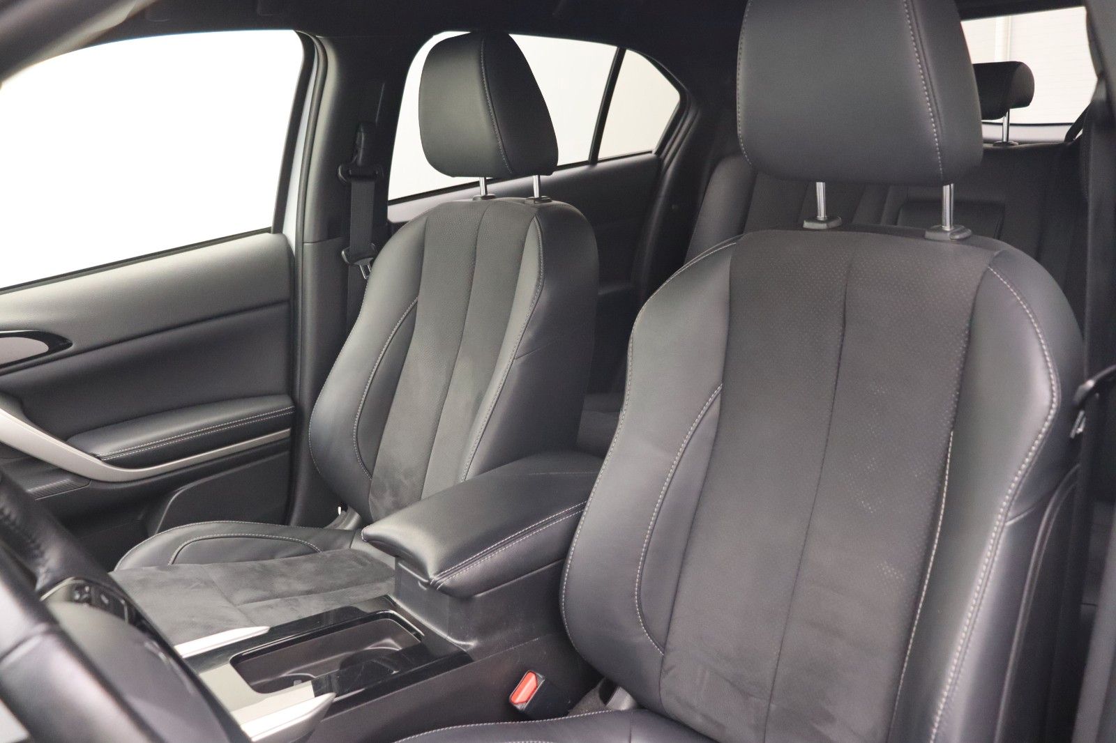Fahrzeugabbildung Mitsubishi Eclipse Cross 2.4 PHEV Plus