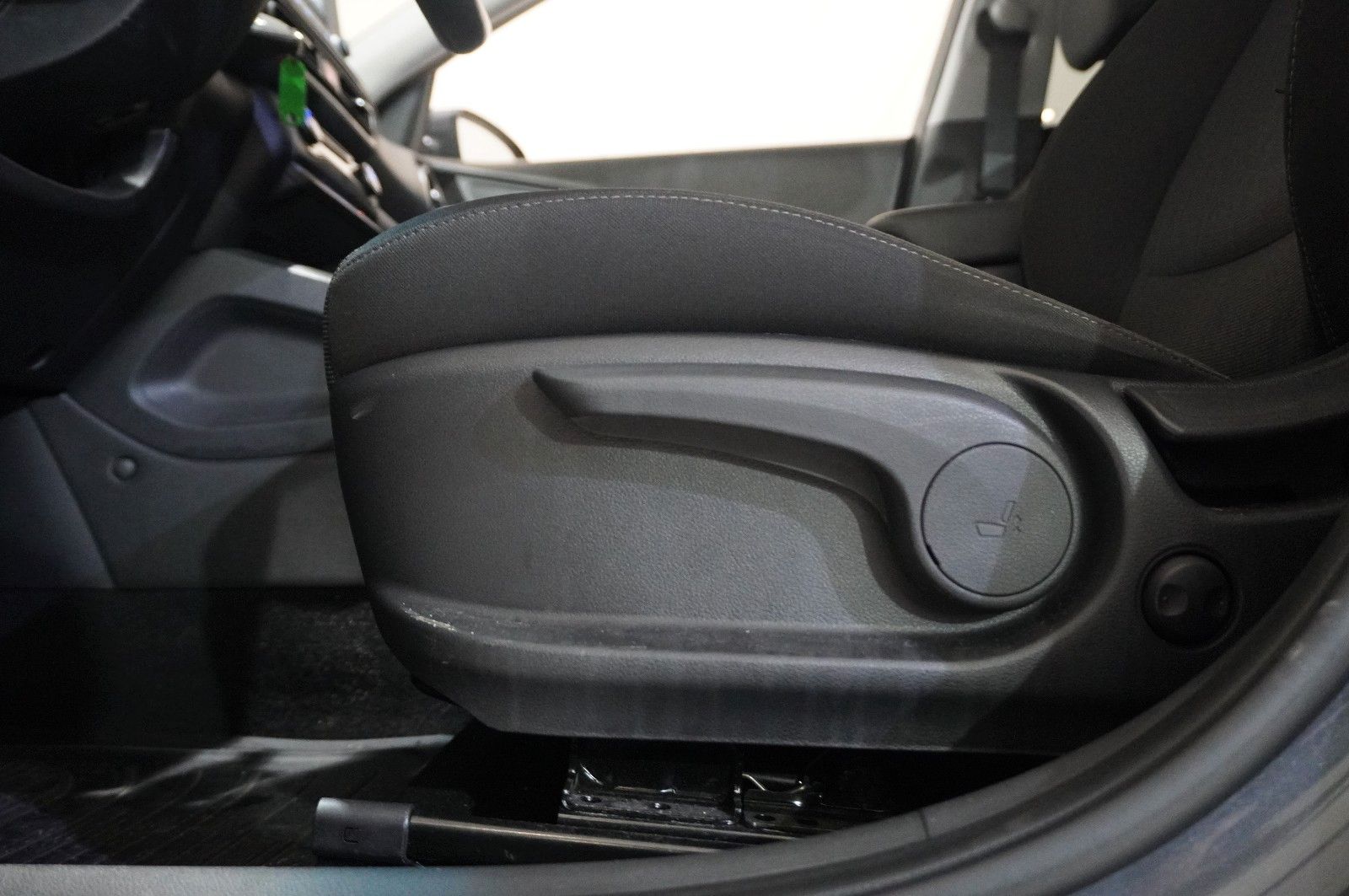 Fahrzeugabbildung Hyundai Kona 1.0 T-GDI STYLE DCT NAVI/LED/KAMERA/VIRTU.