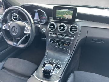 Mercedes-Benz C 180 Coupe AMG-LINE|LED|Navi|Alcantara|EDELHOLZ