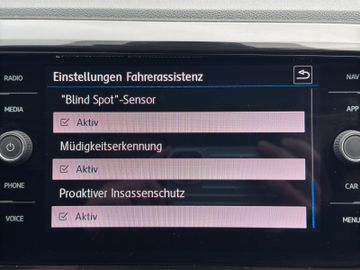 Volkswagen T-Cross 1.0 TSI Style Navi Sitzheizung Klima PDC