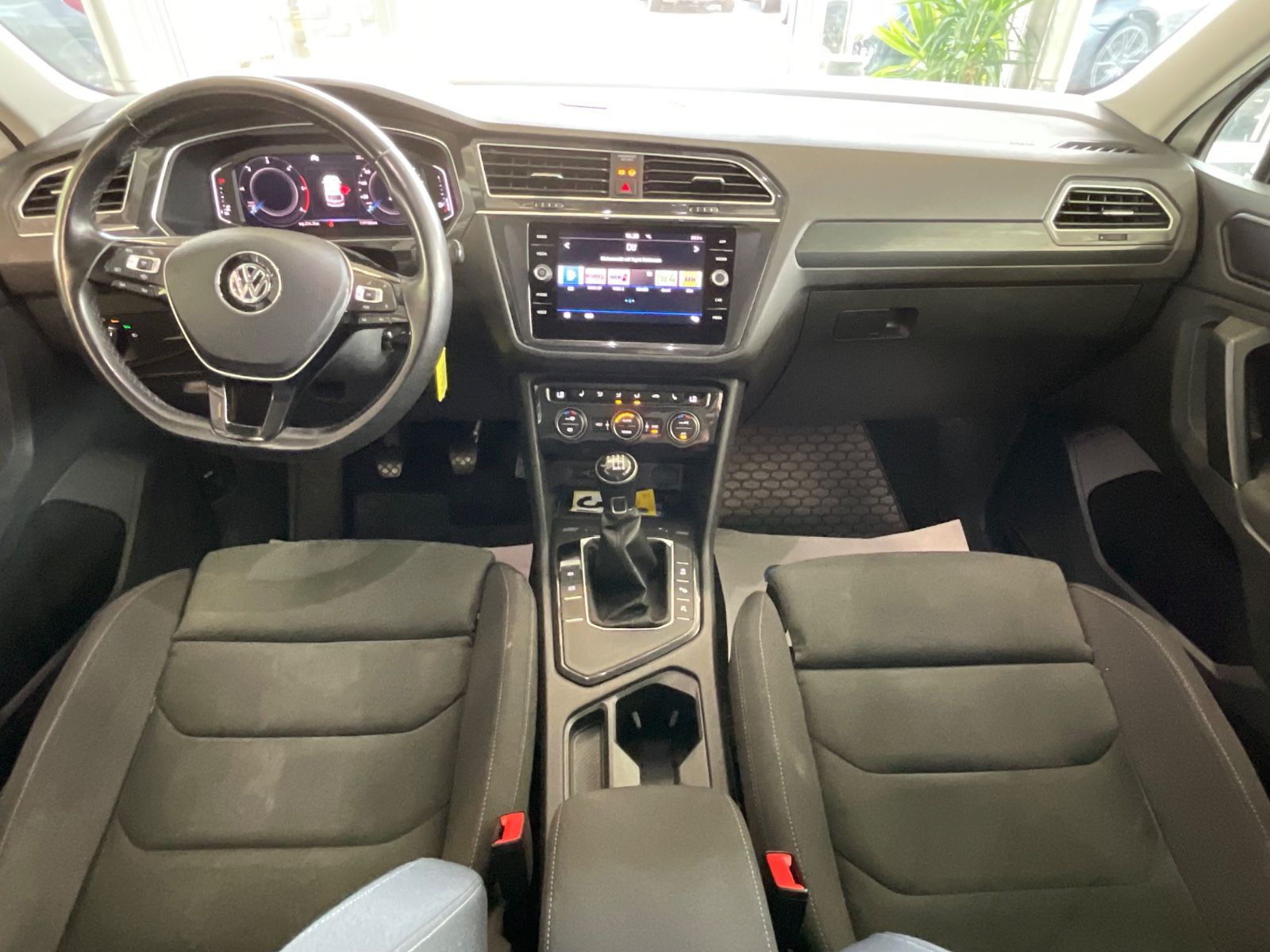 Fahrzeugabbildung Volkswagen Tiguan Comfortline 2.0TDI *DIGITALTACHO*LED*360°