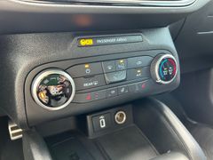 Fahrzeugabbildung Ford Focus Turnier 1.5 EcoBlue ST-Line Temp SHZ Navi