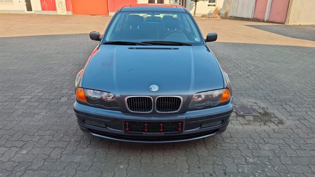 BMW 318i