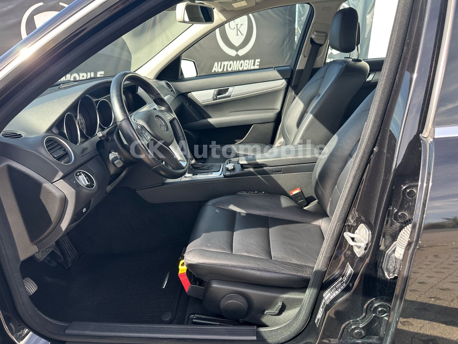 Fahrzeugabbildung Mercedes-Benz C 350 CDI T-Modell Avantgarde/Navi/Bi-Xenon/Kam.