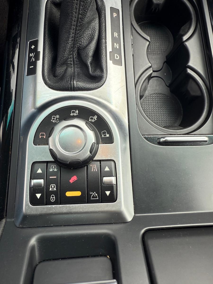 LAND ROVER RANGE ROVER VOGUE V8 272 ch 4X4 BVA - HAYON ÉLECTRIQUE - TOIT OUVRANT - VOLANT EN CUIR