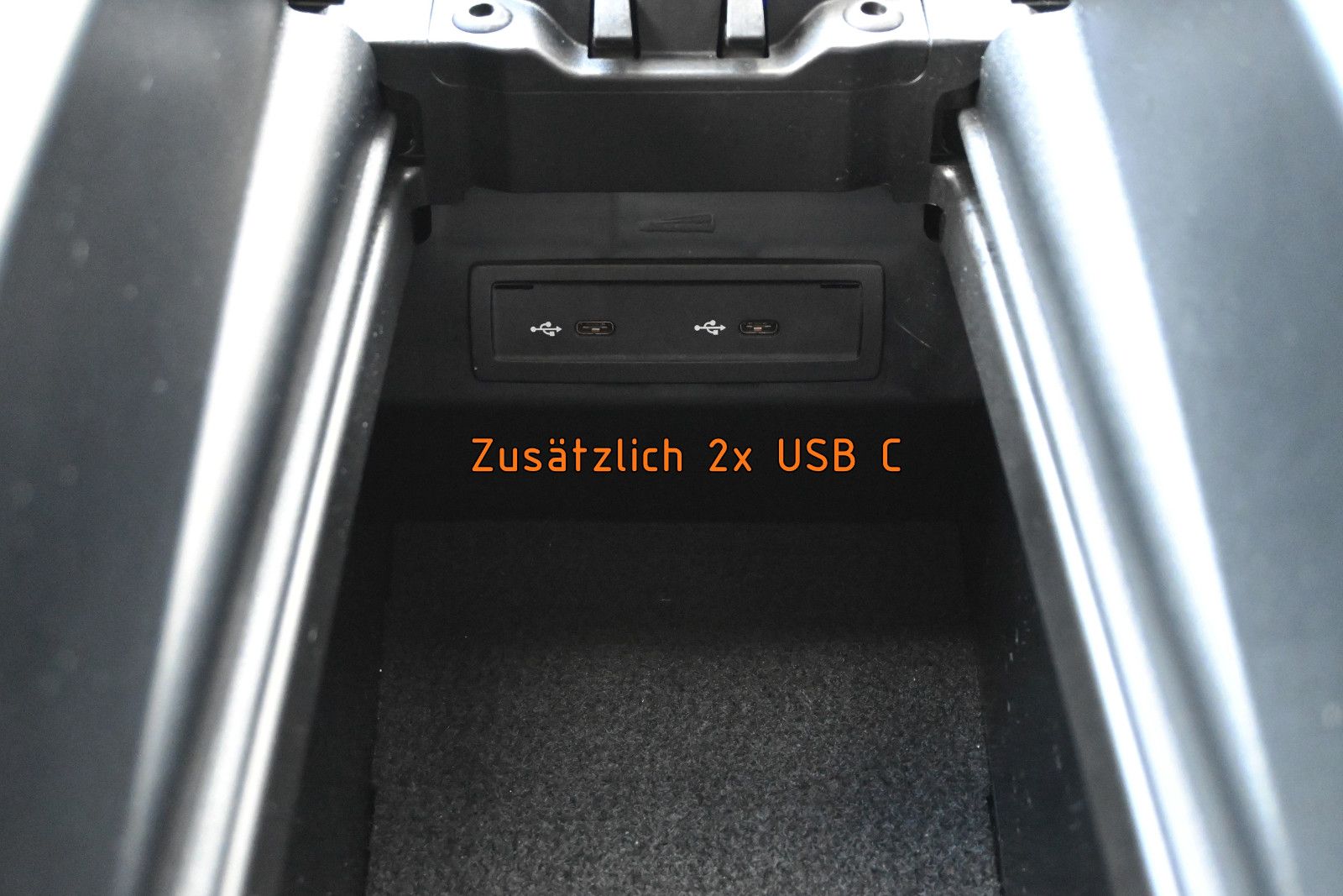 Fahrzeugabbildung Mercedes-Benz E 200 4Mat. T NIGHT °ACC°AHK°BURM°HUD°STANDHEIZ°