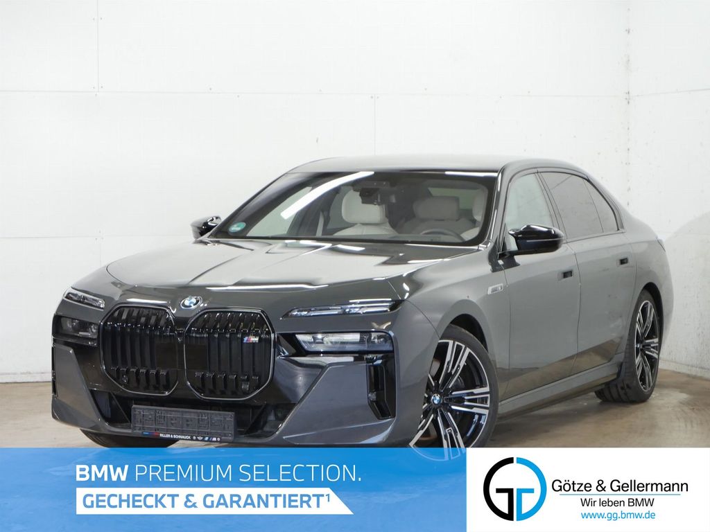 BMW i7