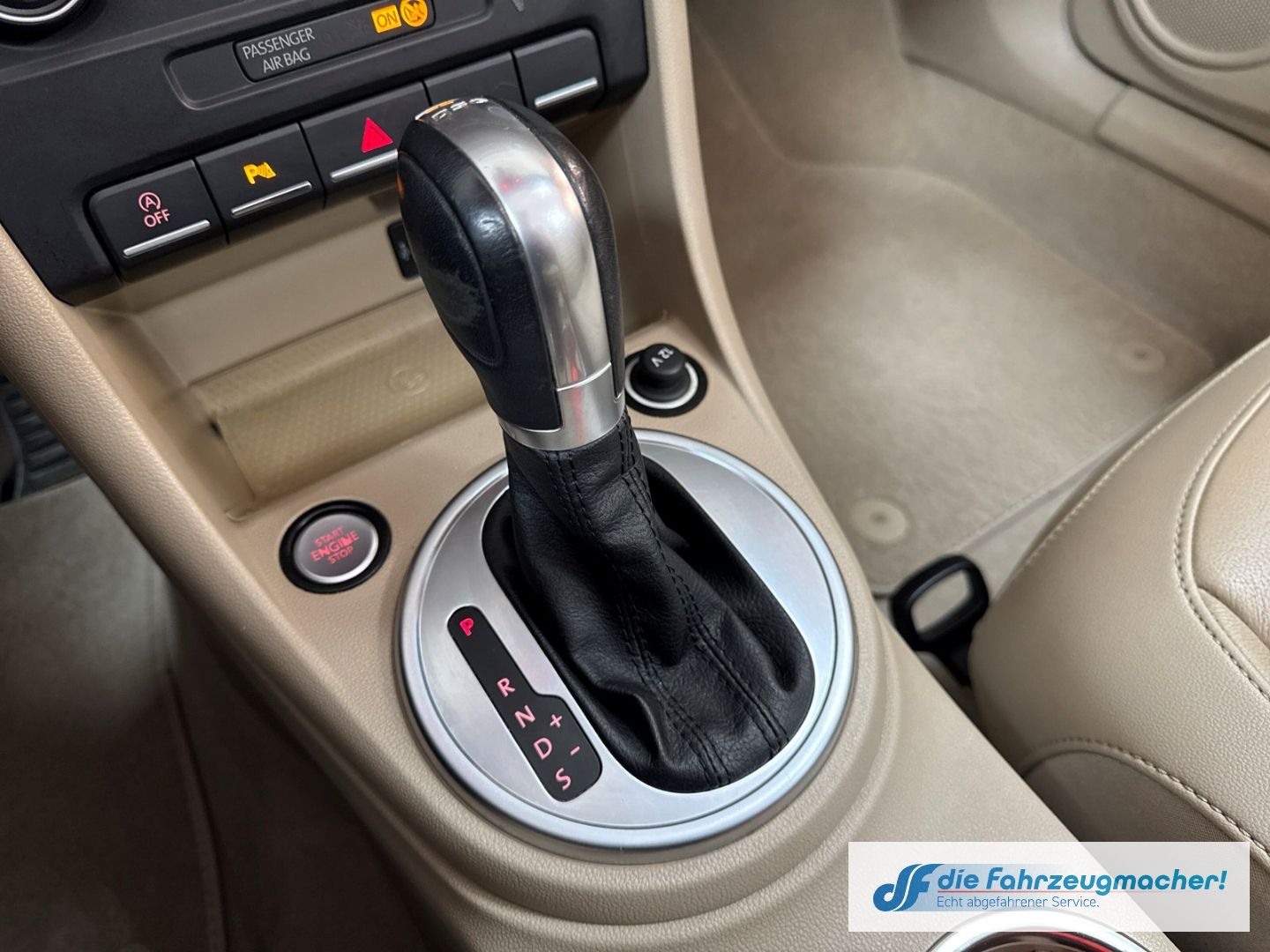 Fahrzeugabbildung Volkswagen Beetle Cabriolet Sport Navi Leder