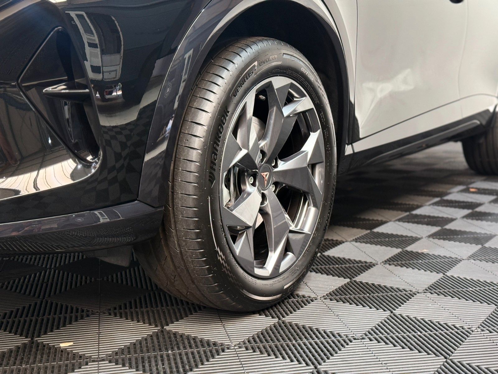 Fahrzeugabbildung CUPRA Formentor 2.0 4Drive, AHK