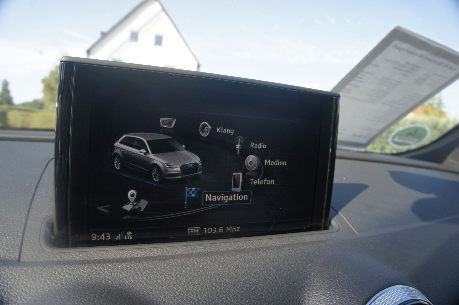 Fahrzeugabbildung Audi A3 Sportback 40 e-tron NAVI LED SHZ