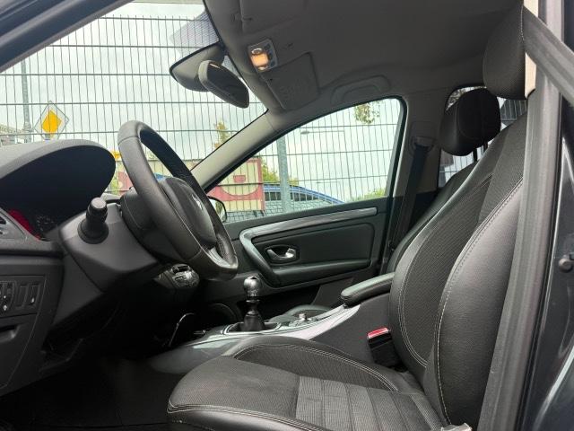 Renault Laguna 2010 — photo 30