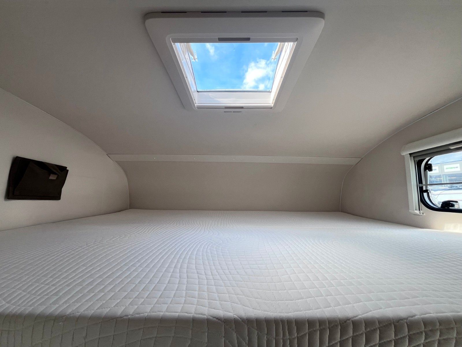 Fahrzeugabbildung Carado A-464 pro 2025 -Markise, Fahrradträger-