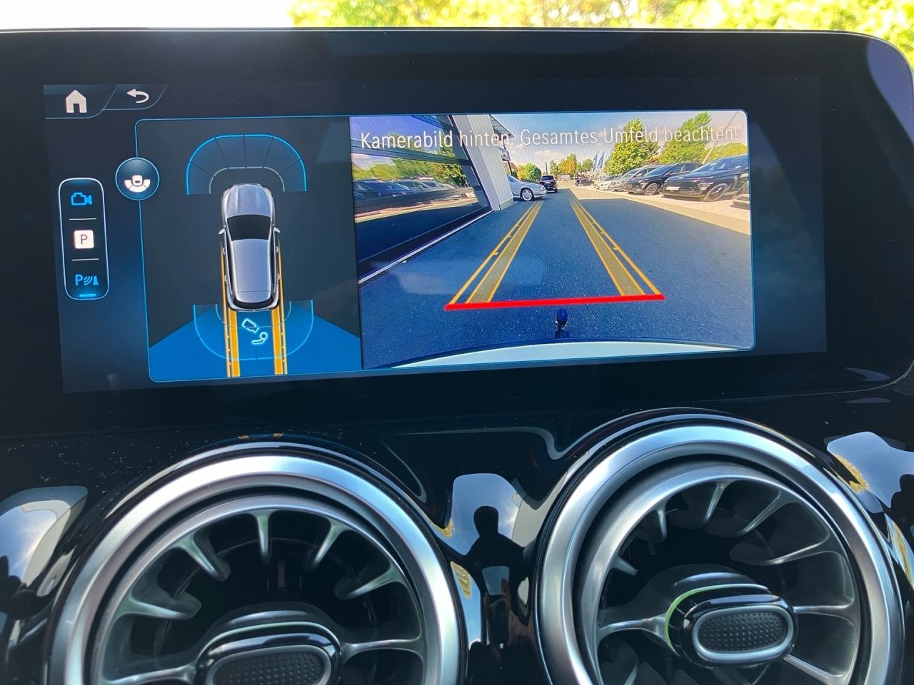 Fahrzeugabbildung Mercedes-Benz GLA 220 4M AMG AHK Pano Night Multibeam KeylessG