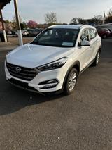 Hyundai TUCSON 1.6l 2WD 6MT Advantage Advantage