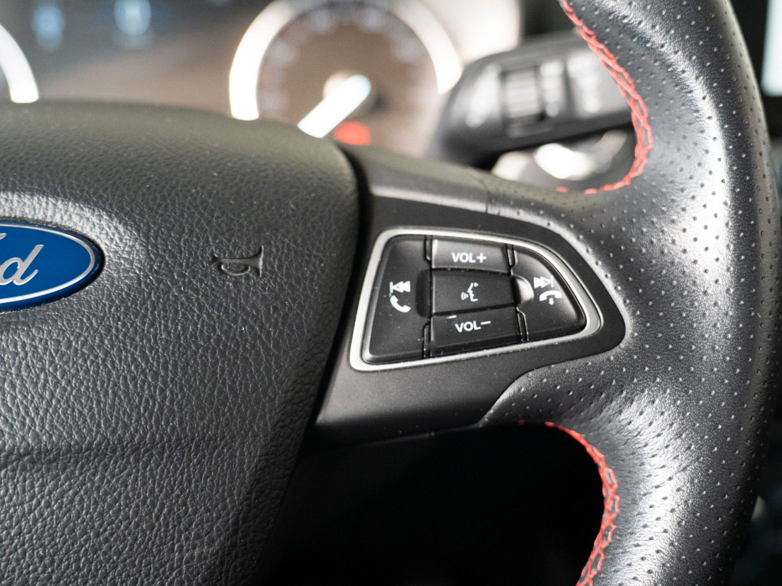 Fahrzeugabbildung Ford EcoSport ST-Line NAVI/KLIMAAUTOM./TEMPOMAT