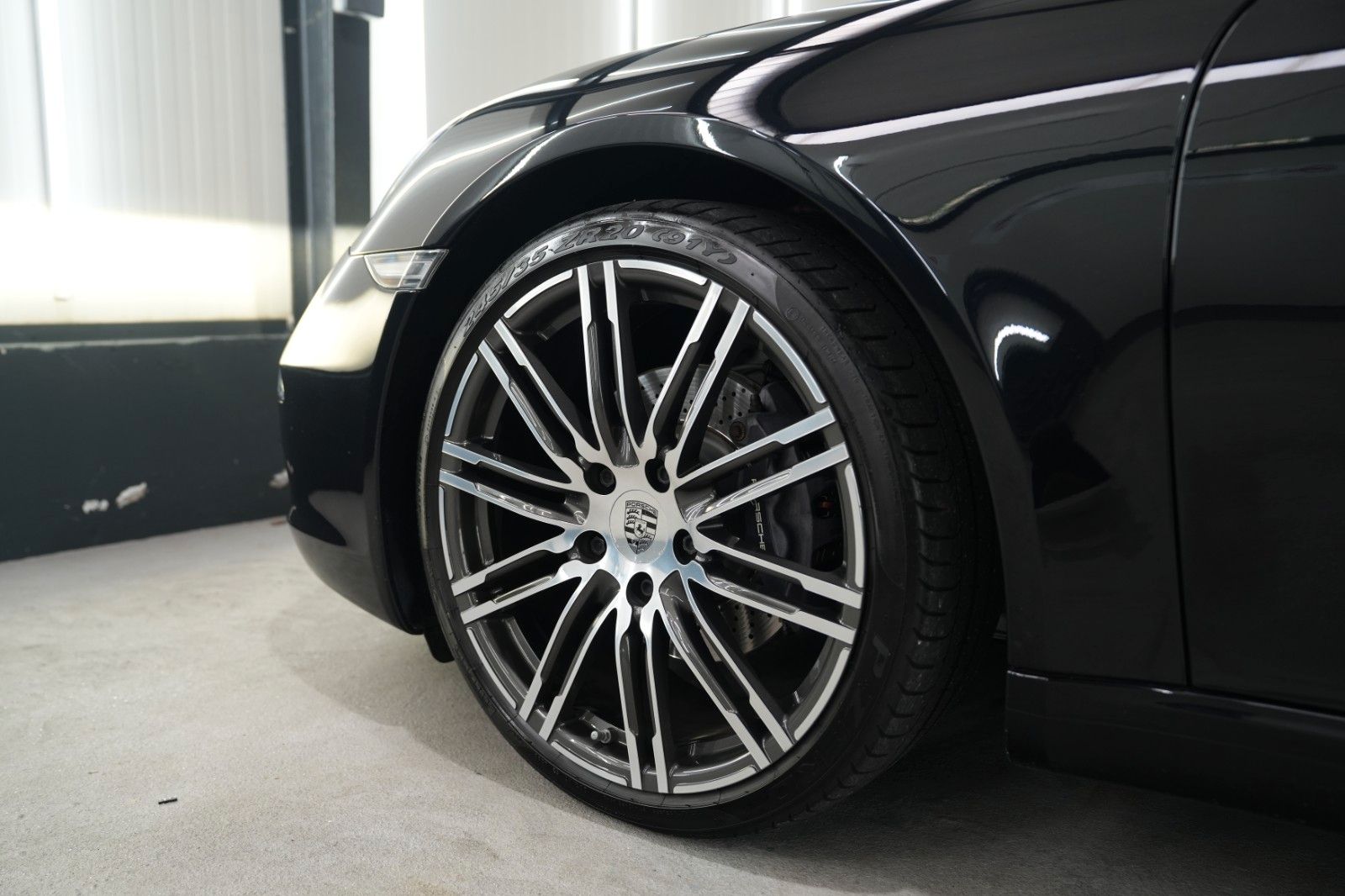 Fahrzeugabbildung Porsche 911 Carrera Cabriolet Black Edition Sport-Chrono