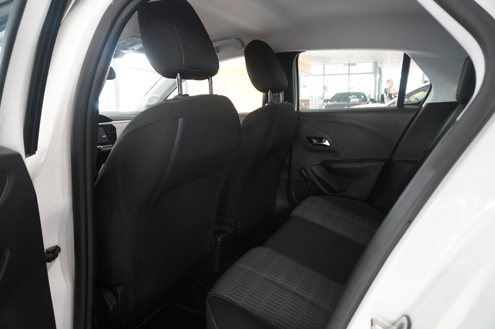 Fahrzeugabbildung Opel Corsa-e F EDITION 7KW NAVI/VIRT/SPORT/DAB/WÄRMEP