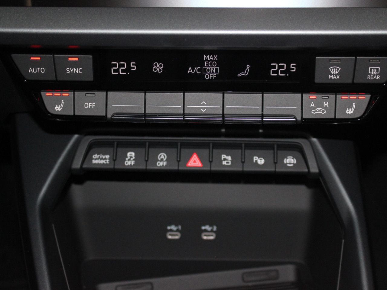 Fahrzeugabbildung Audi A3 35 TFSI Sportback AHK/ACC/LED/CAM