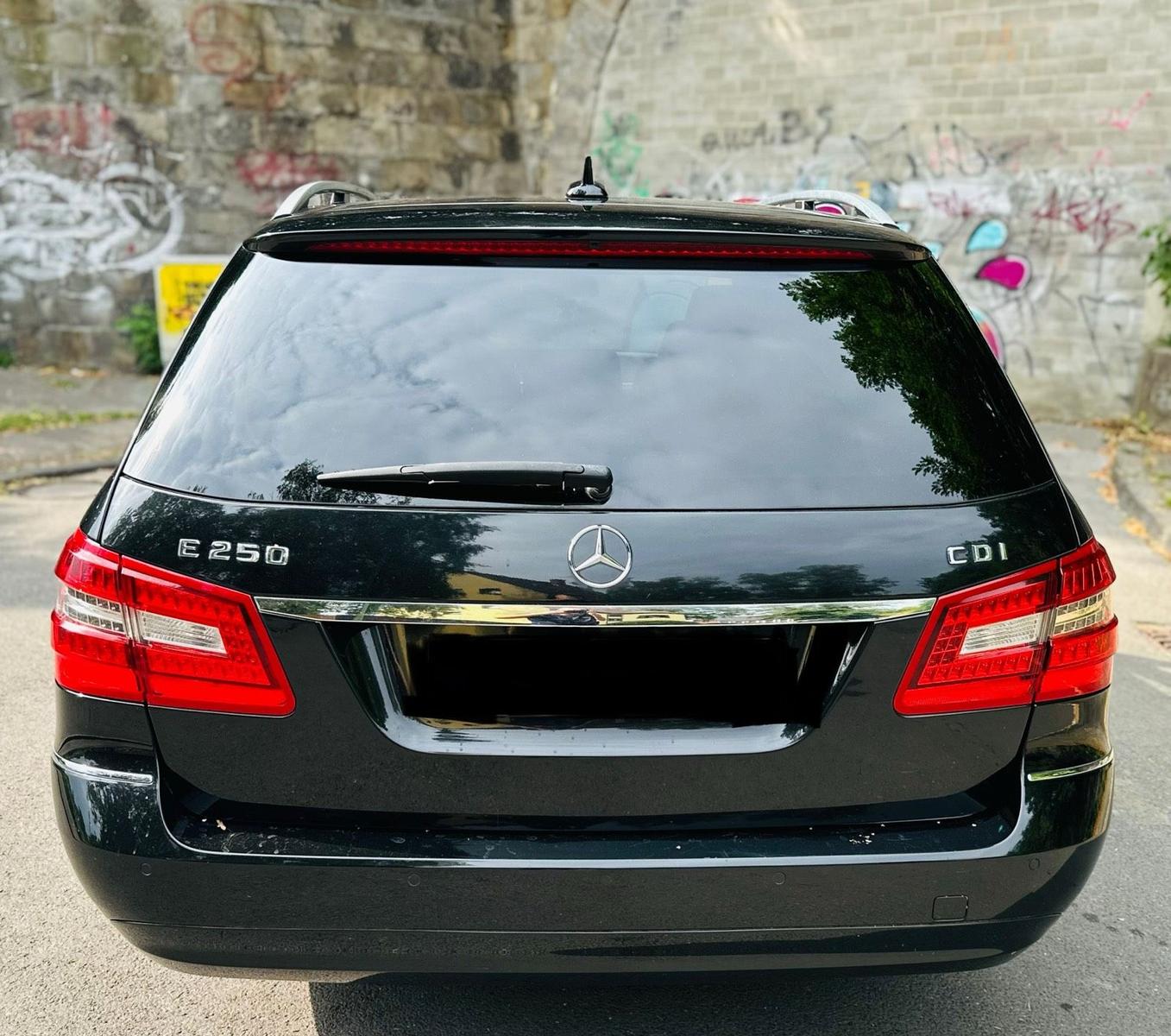 Mercedes-Benz E250 2010 — engine 204 HP (150kW)