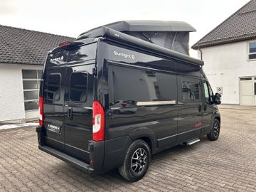 Sunlight Adventure Cliff 601 RT Stockbetten+Aufstelldach