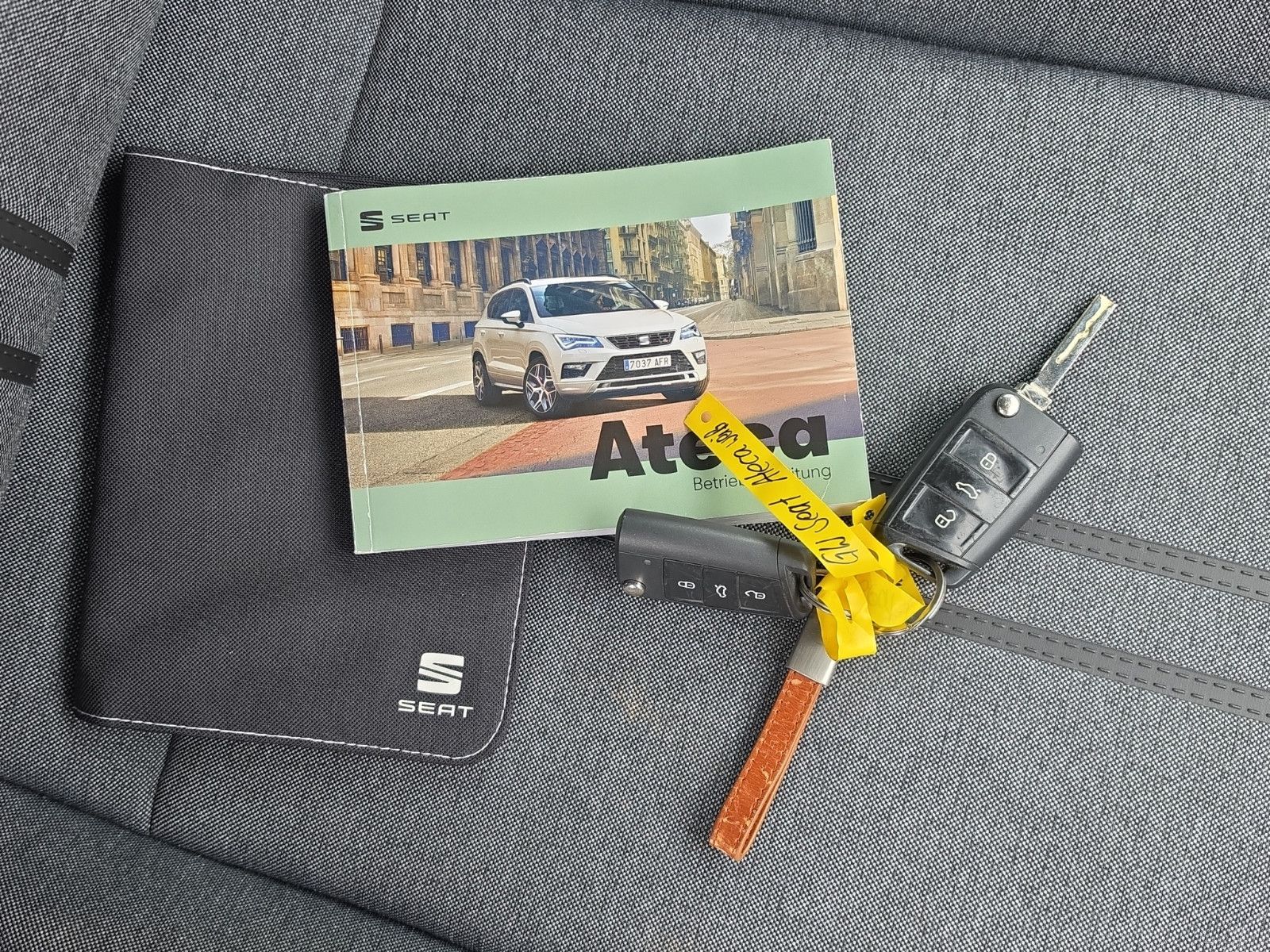 Fahrzeugabbildung SEAT Ateca Style Apple CarPlay LED