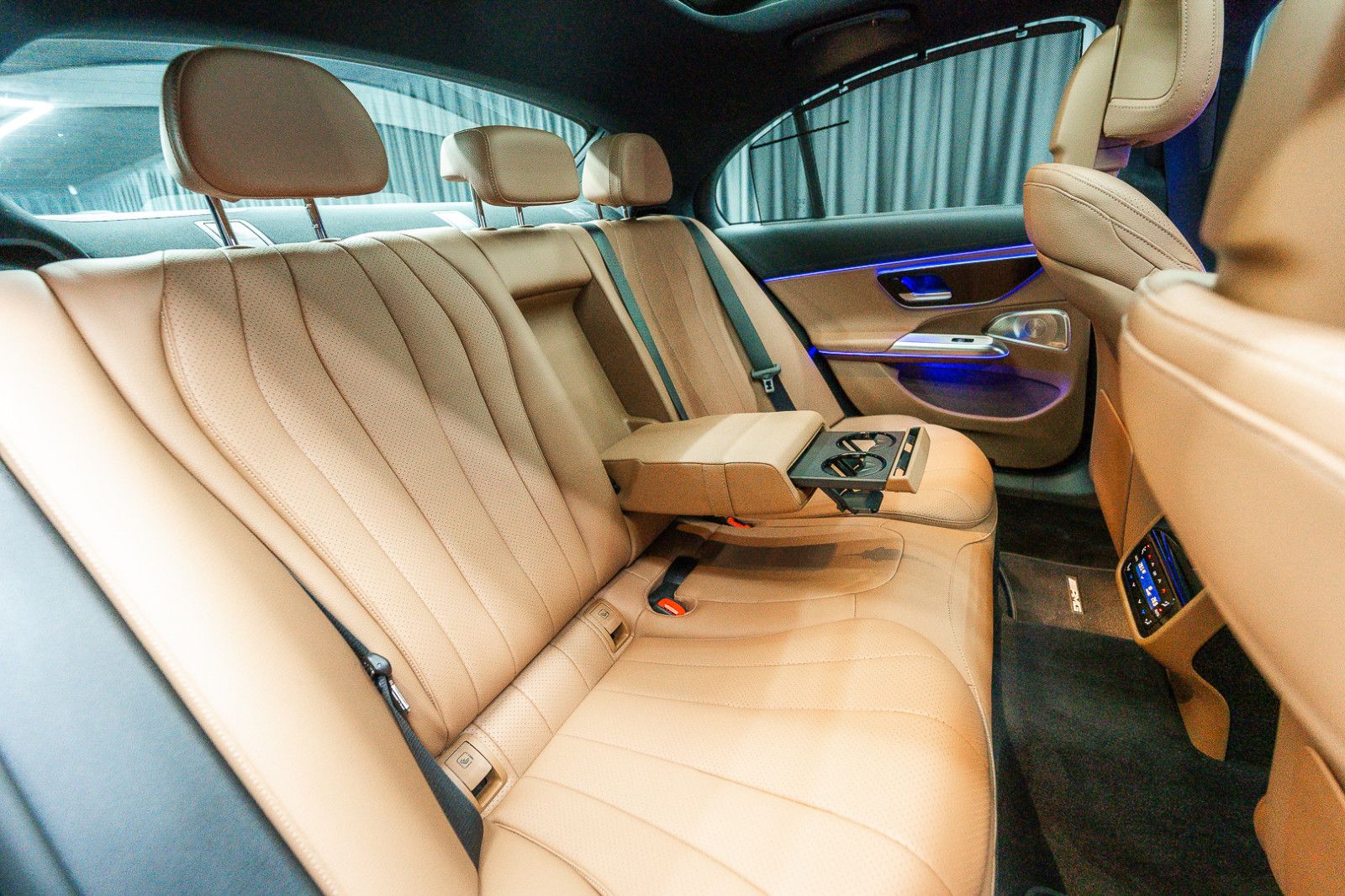 Fahrzeugabbildung Mercedes-Benz E 200 AMG MY25*Premium Plus*Superscreen*Keyless*