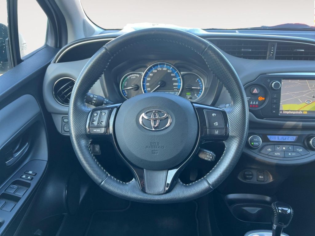 Fahrzeugabbildung Toyota Yaris Hybrid 1.5 VVT-i Lounge