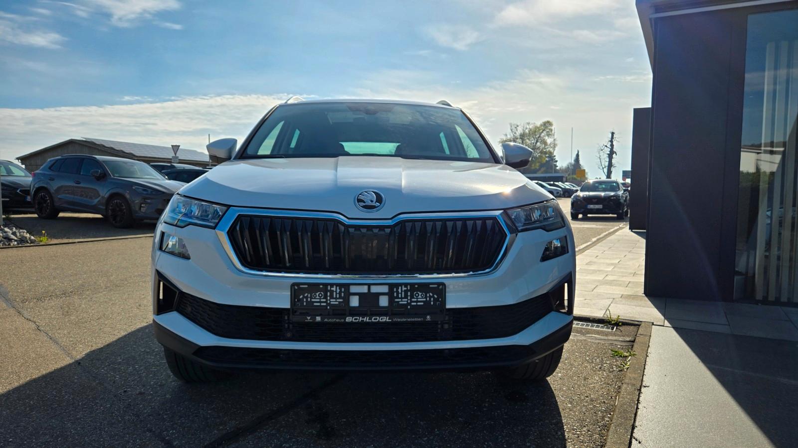 Skoda Karoq Ambition 1.5 TSI DSG /Panorama / ACC / 18"