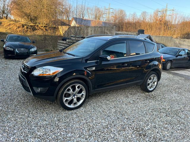 Ford Kuga Titanium* 4x4 Allrad * Panorama*Leder