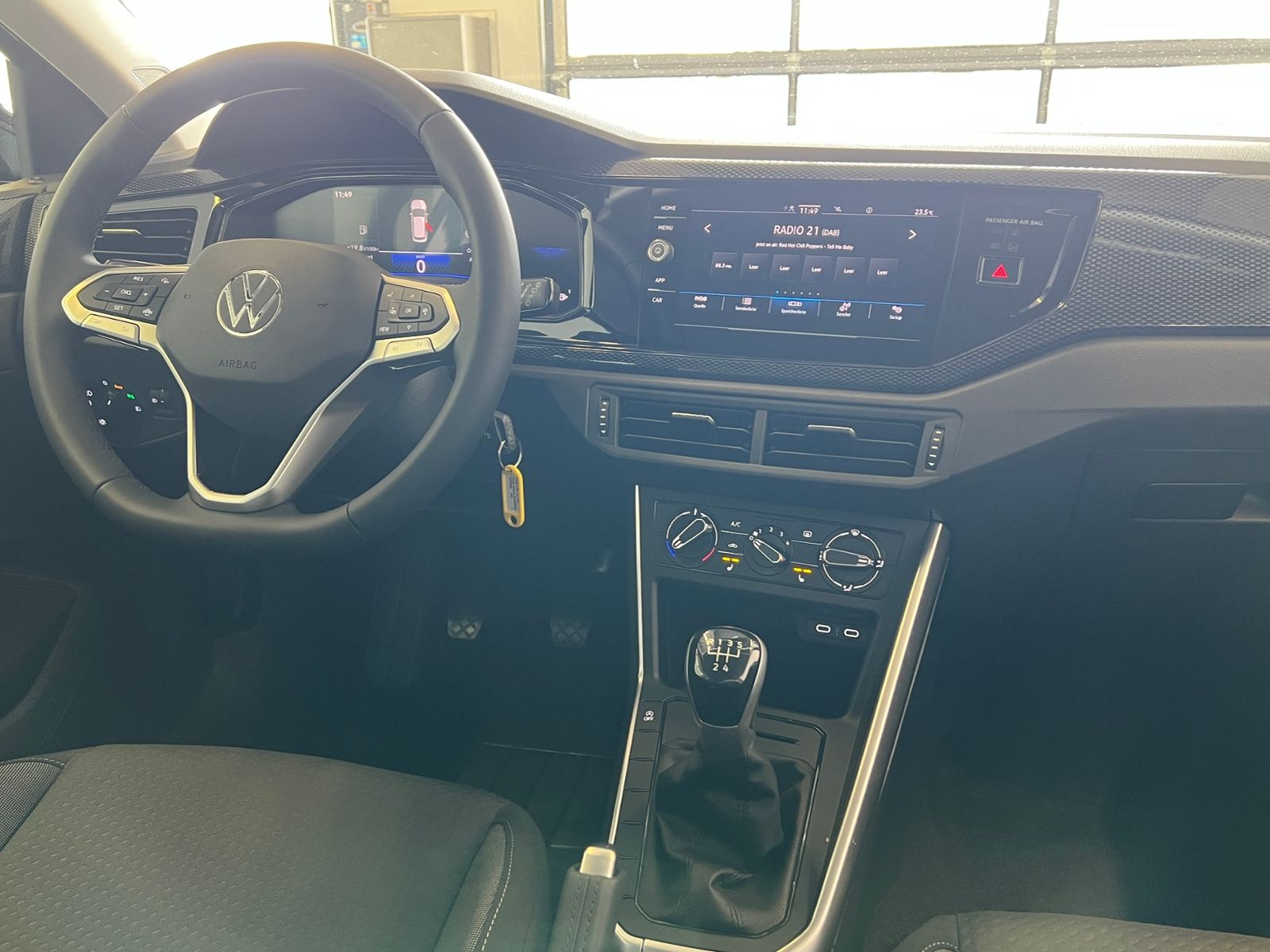 Fahrzeugabbildung Volkswagen Polo Life 1.0 TSI *LED, App Connect, PDC, Kamera