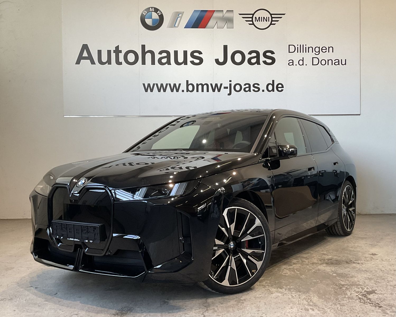 Fahrzeugeinzelansicht 4 Fahrzeugabbildung BMW iX xDrive60 AHK, Sitzbelüftung, Panorama Glasdac