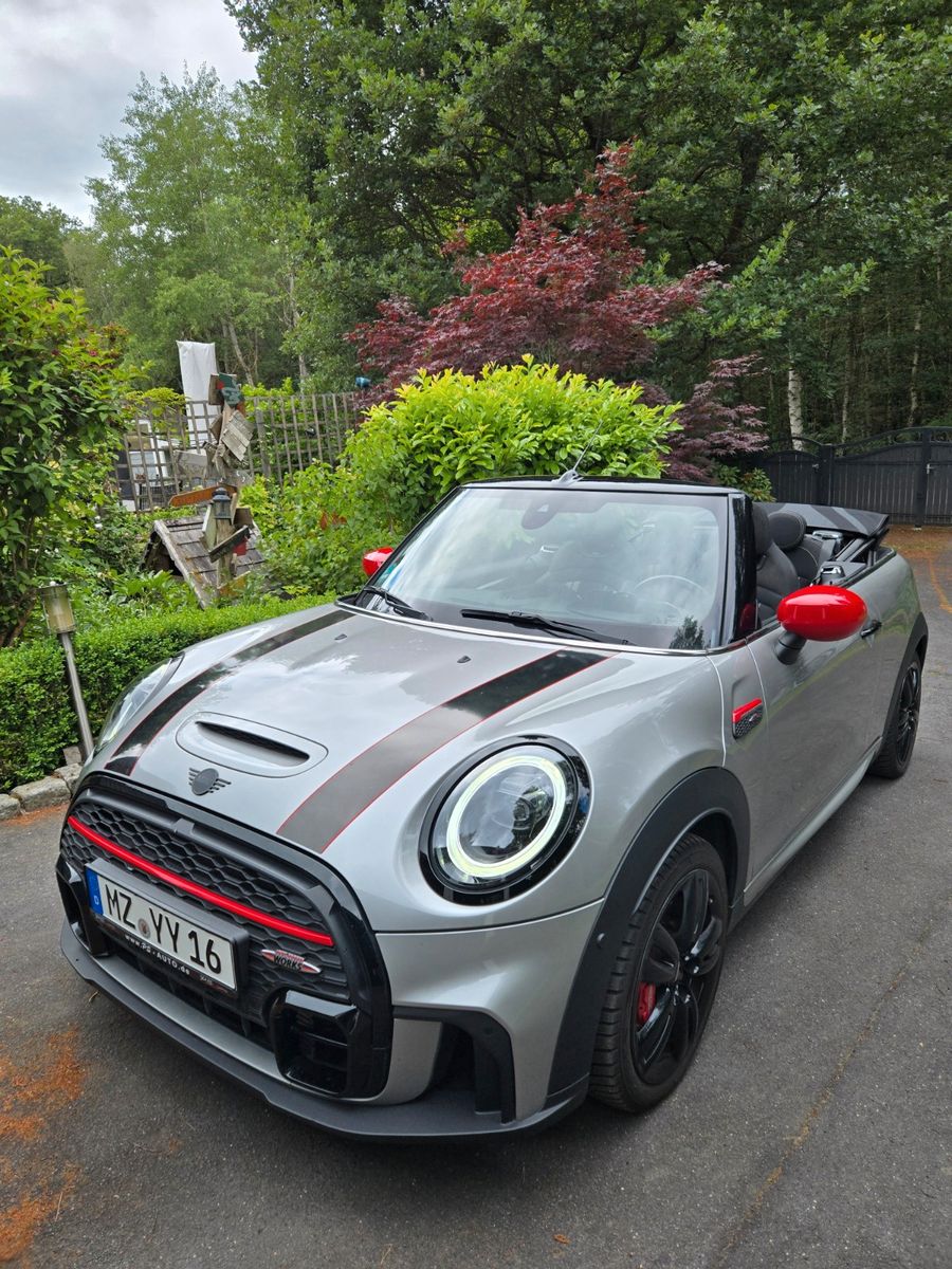MINI John Cooper Works Cabrio JCW Cabrio Classic ...