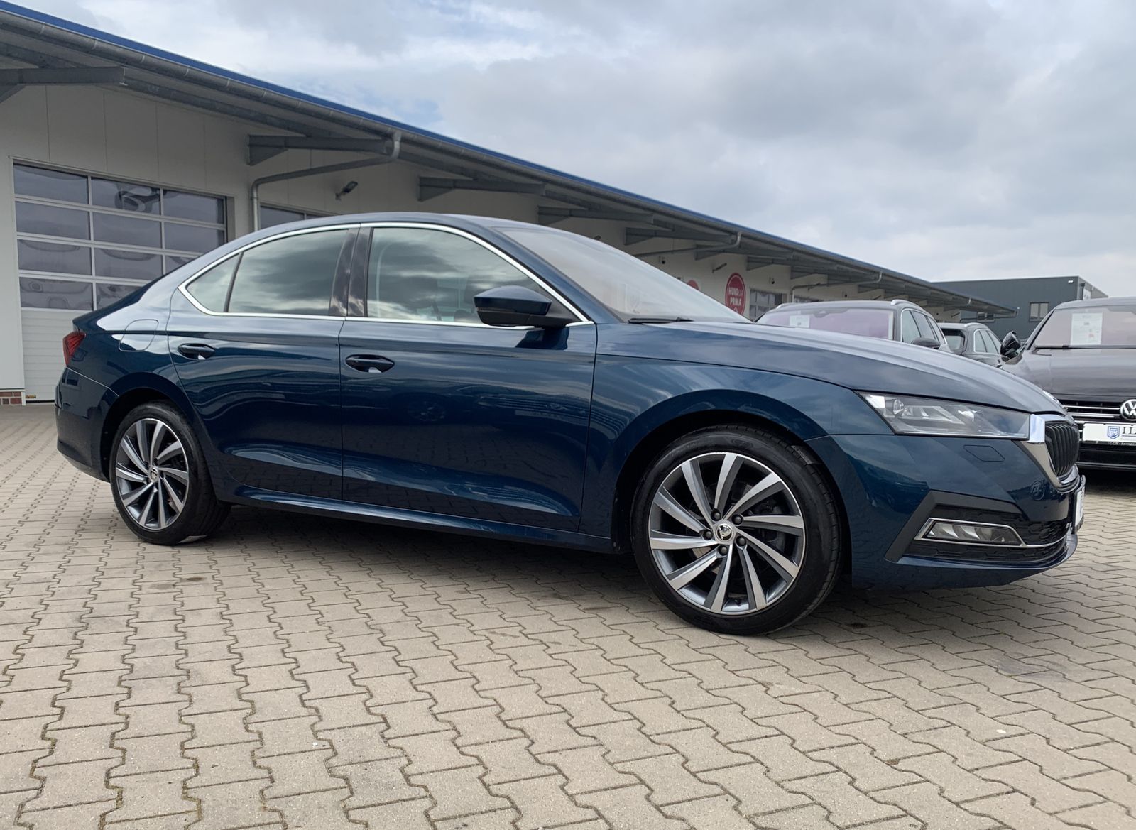 Fahrzeugabbildung SKODA Octavia 2.0 TDI*First Edition*Leder*Matrix-Beam*