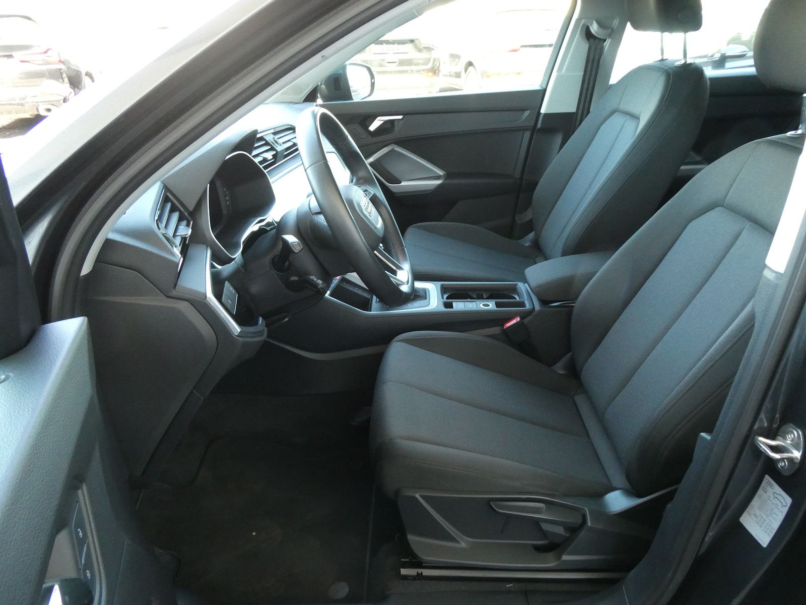 Audi Q3 45 TFSI e S line foto 9