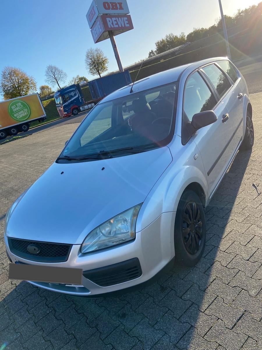 Ford Focus 2005 — photo 11