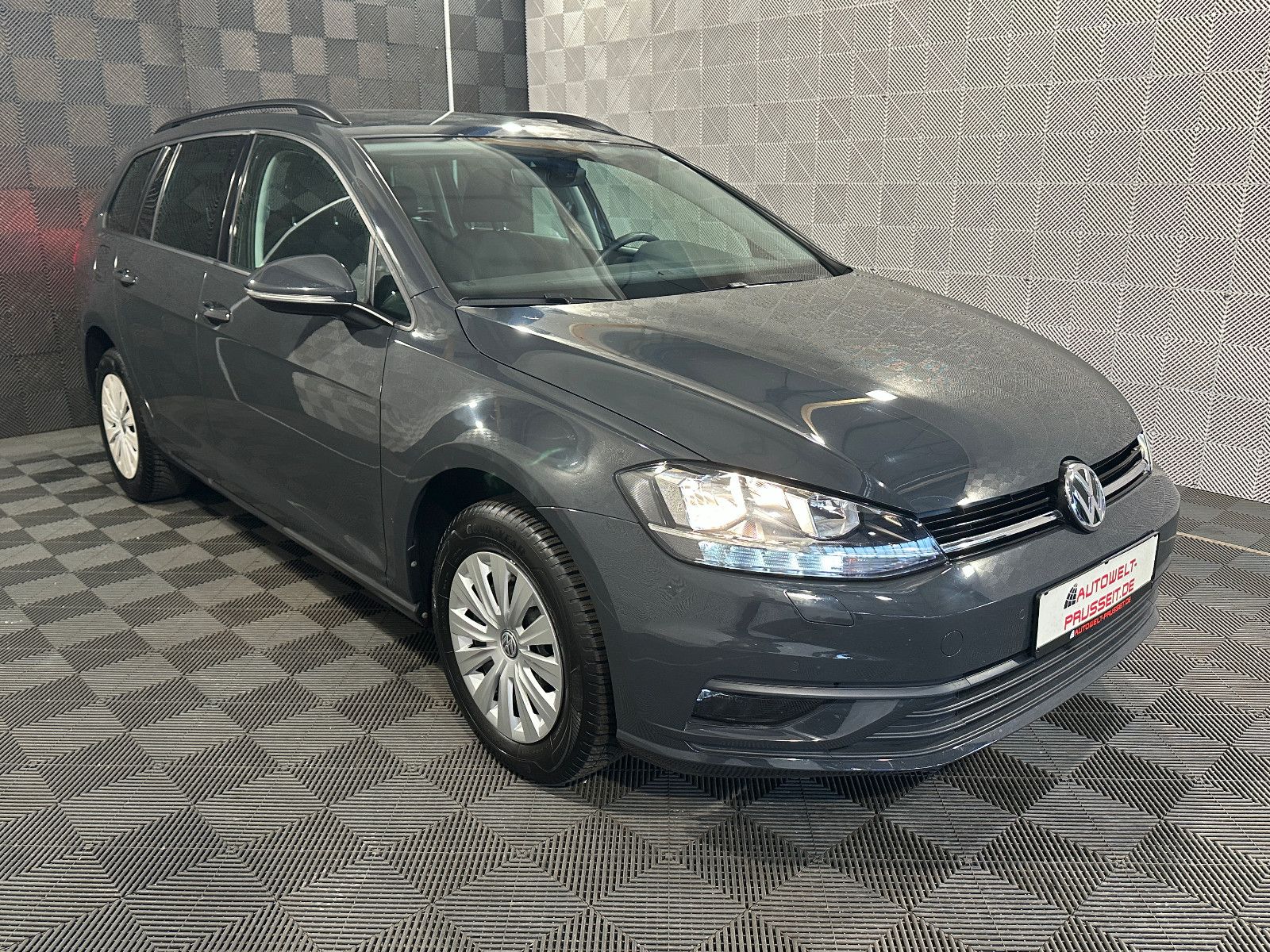 Gebrauchtwagen Volkswagen Golf Golf VII Variant*TRENDLINE*AHK-PDC-TEMPO-SHZ-OPF in Horb am Neckar