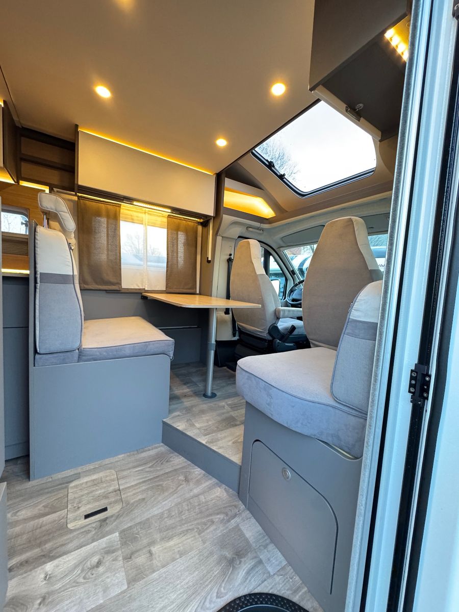 Fahrzeugabbildung LMC TOURER LIFT H 730 G DACHKLIMA SAT SKYROOF HUBBET