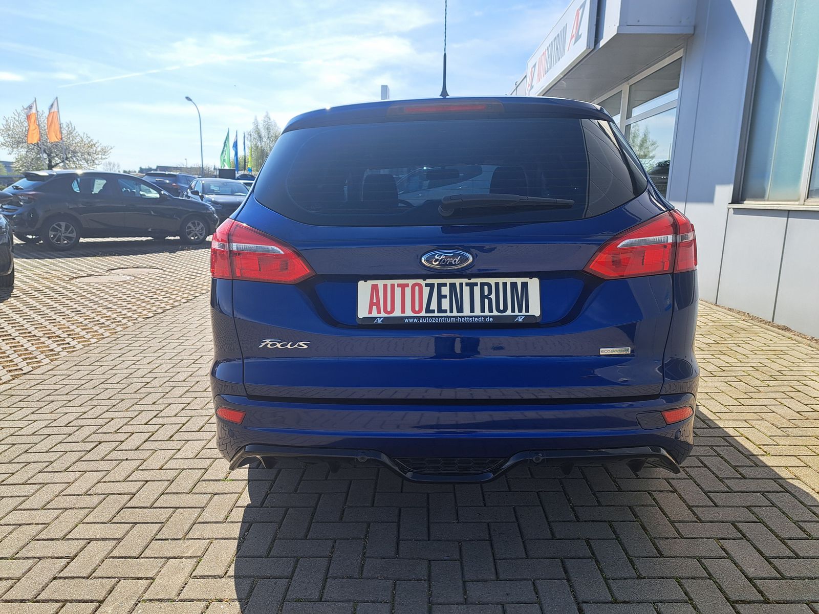 Fahrzeugabbildung Ford Focus ST-Line NAVI PARK-ASSISTENT WINTERPAKET