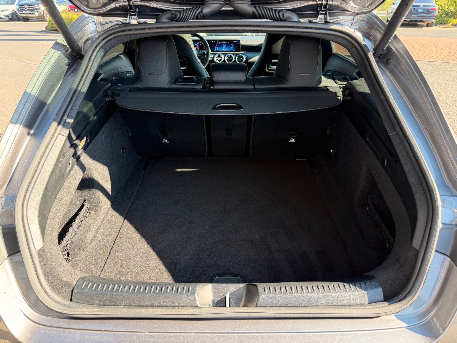 Fahrzeugabbildung Mercedes-Benz CLA 180 SB AMG+Pano+Burm+Distr+360+Night
