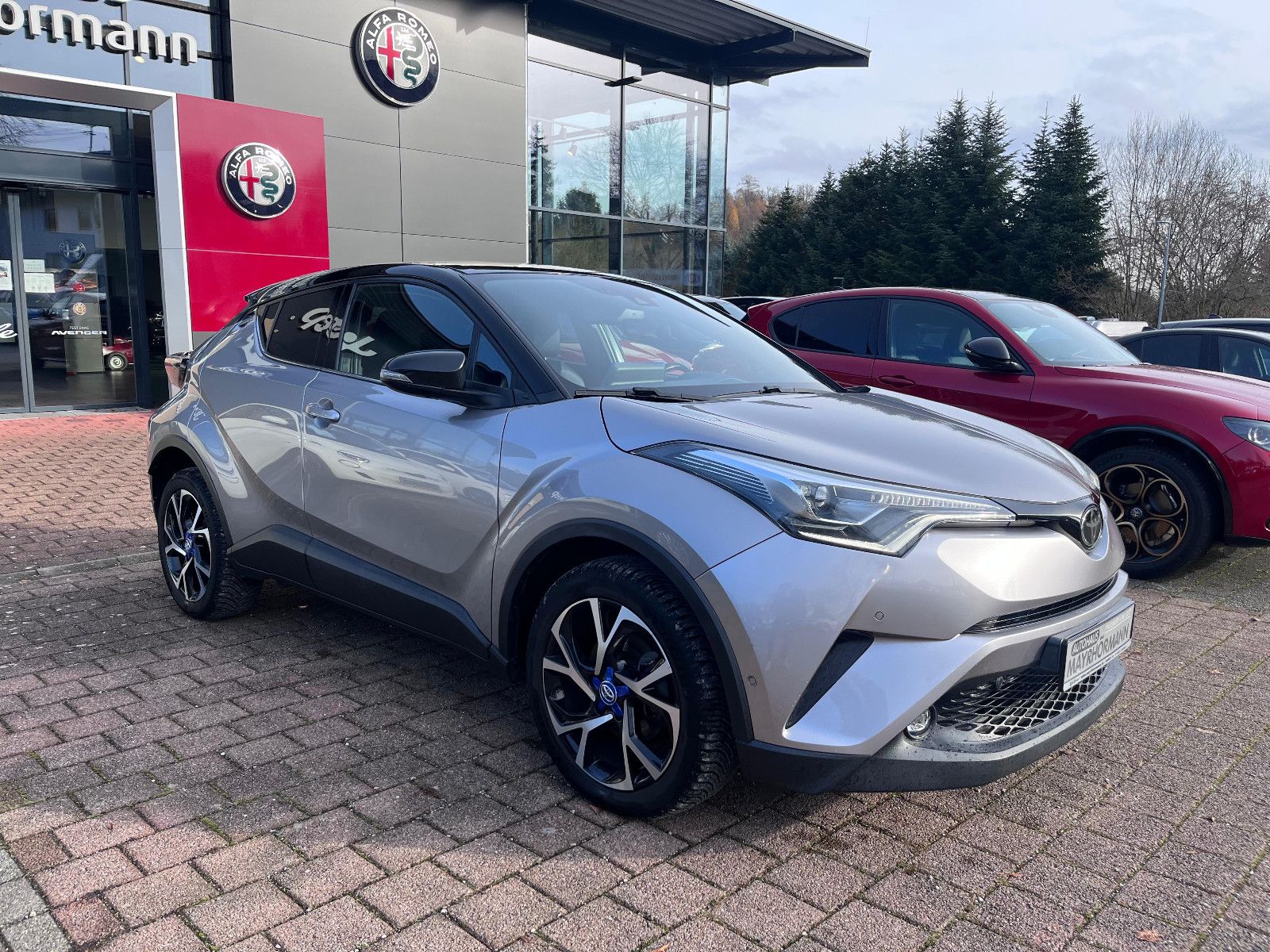Fahrzeugabbildung Toyota C-HR Style
