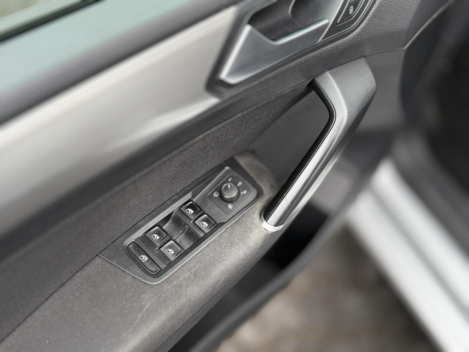 Volkswagen Touran 1.Hd / Automatik / AHK / 7 Sitze / Navi, миниатюра 15