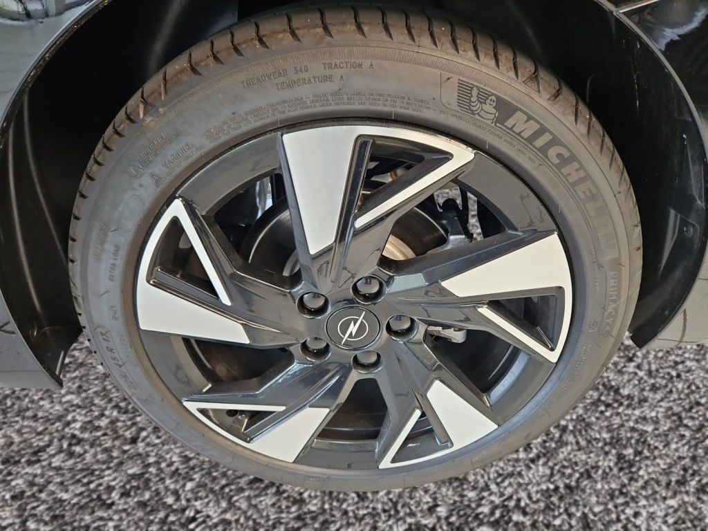 Fahrzeugabbildung Opel Astra Sports Tourer Hybrid 107 kW GS